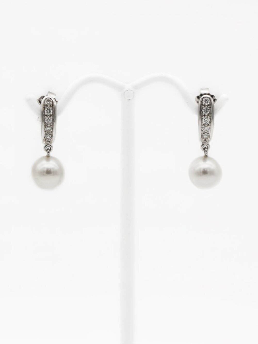 Beautiful Elegant Cultured Pearl and Diamond Drop Earrings